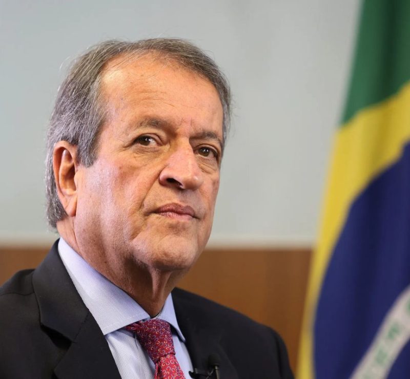 Visita de Valdemar Costa Neto a Bolsonaro é autorizada por Moraes