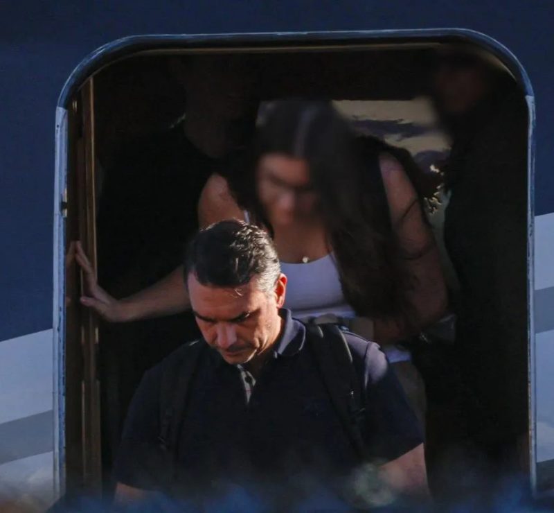 Flávio Bolsonaro se declara “líder do Brasil” após derrota eleitoral