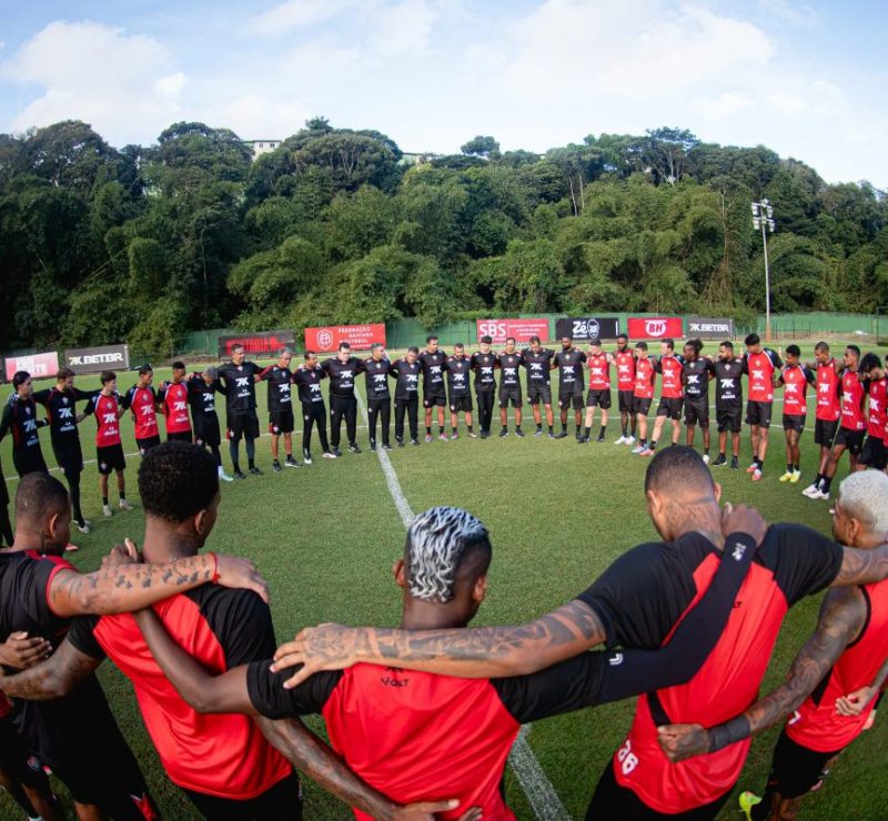 Vitória enfrenta Coritiba para evitar aproximação do Z-4